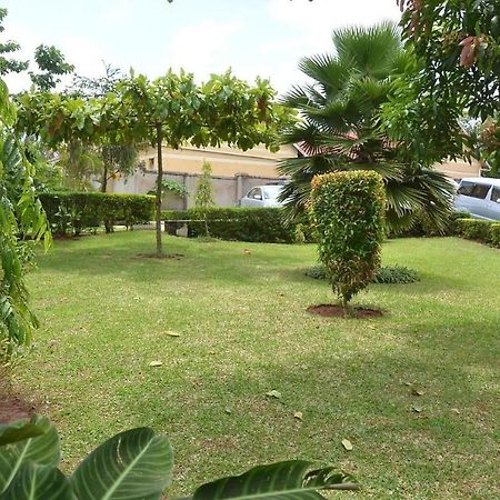 Merian Gardens And Guest House Mukono Town Buitenkant foto