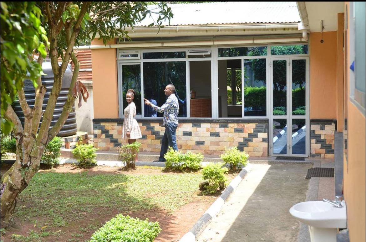 Merian Gardens And Guest House Mukono Town Buitenkant foto