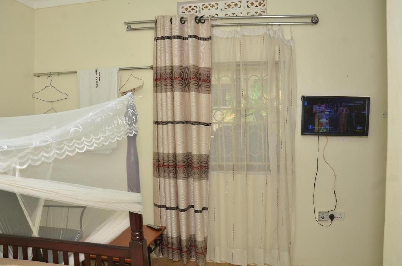 Merian Gardens And Guest House Mukono Town Buitenkant foto