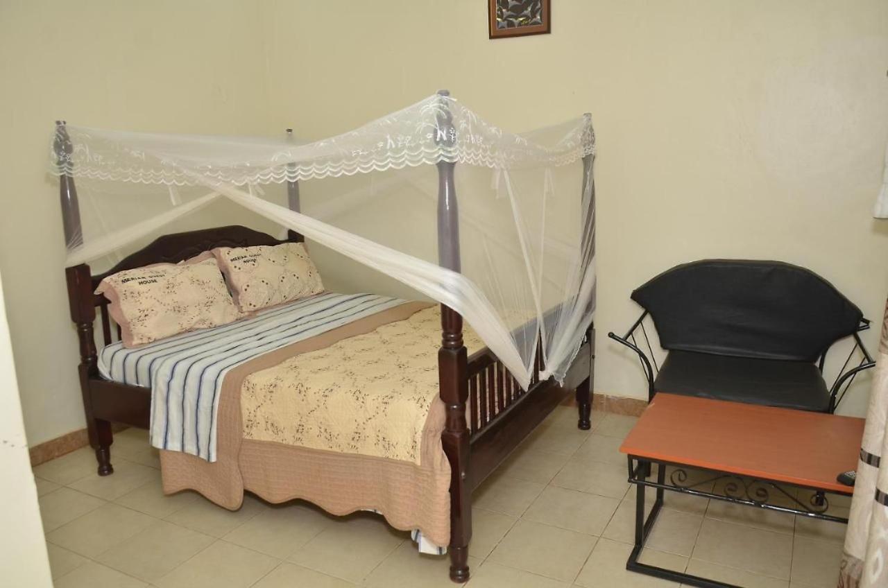 Merian Gardens And Guest House Mukono Town Buitenkant foto